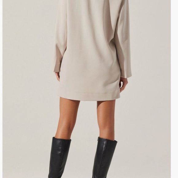 NWT ASTR the Label Collar Long Sleeve Shift Dress Cream Size Small - Picture 3 of 15